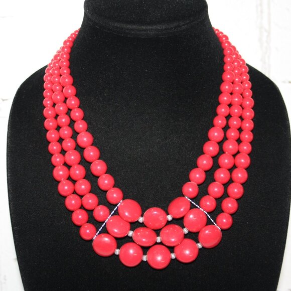 Beautiful layered Red beaded statement necklace 18-20" Charming Charlie - Picture 1 of 4